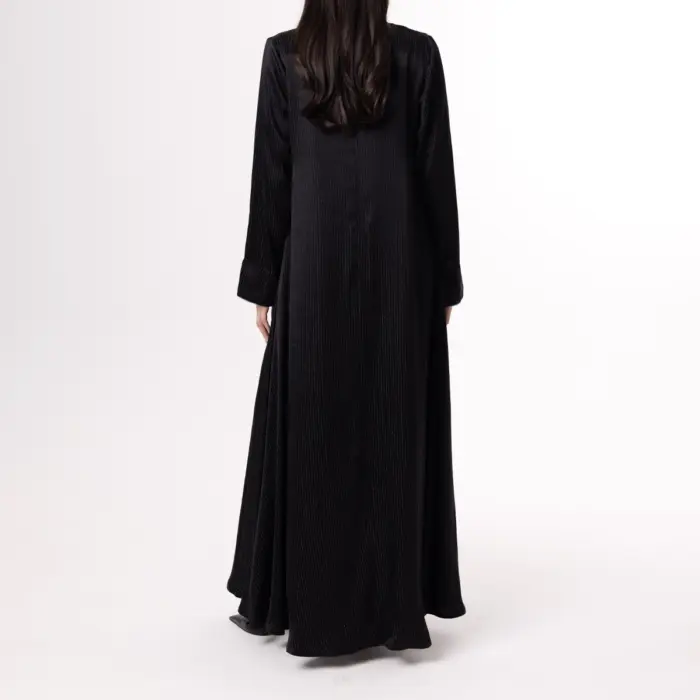 Silken Edge Abaya - Image 3